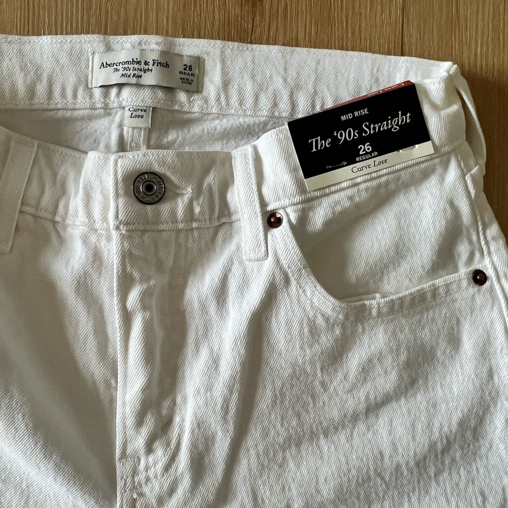 Abercrombie The 90’s Straight Curve Love Jeans - Picture 2 of 3